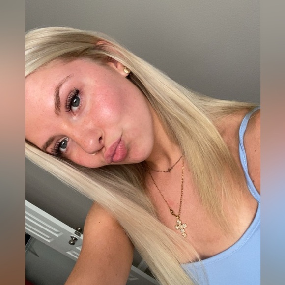 Meet your Posher, Kenzie - Picture 2 of 2